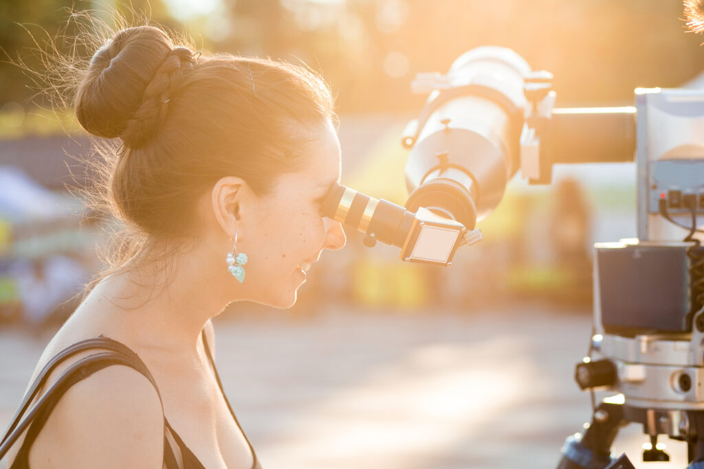 Best telescopes under £200 for UK beginners